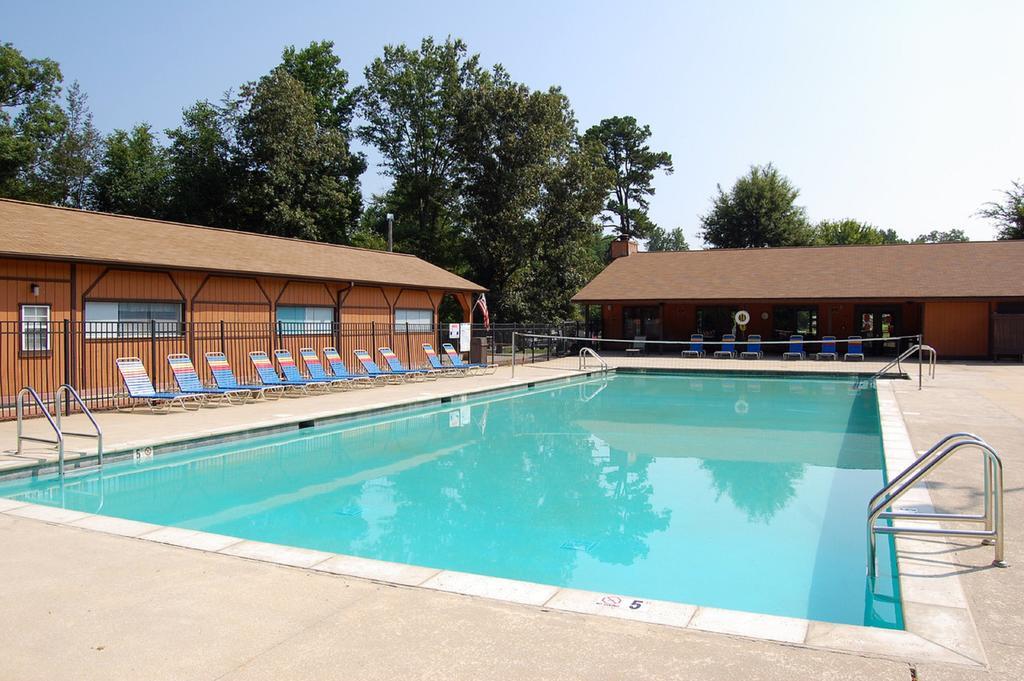 Forest Lake Camping Resort Cabin 18 Advance ภายนอก รูปภาพ